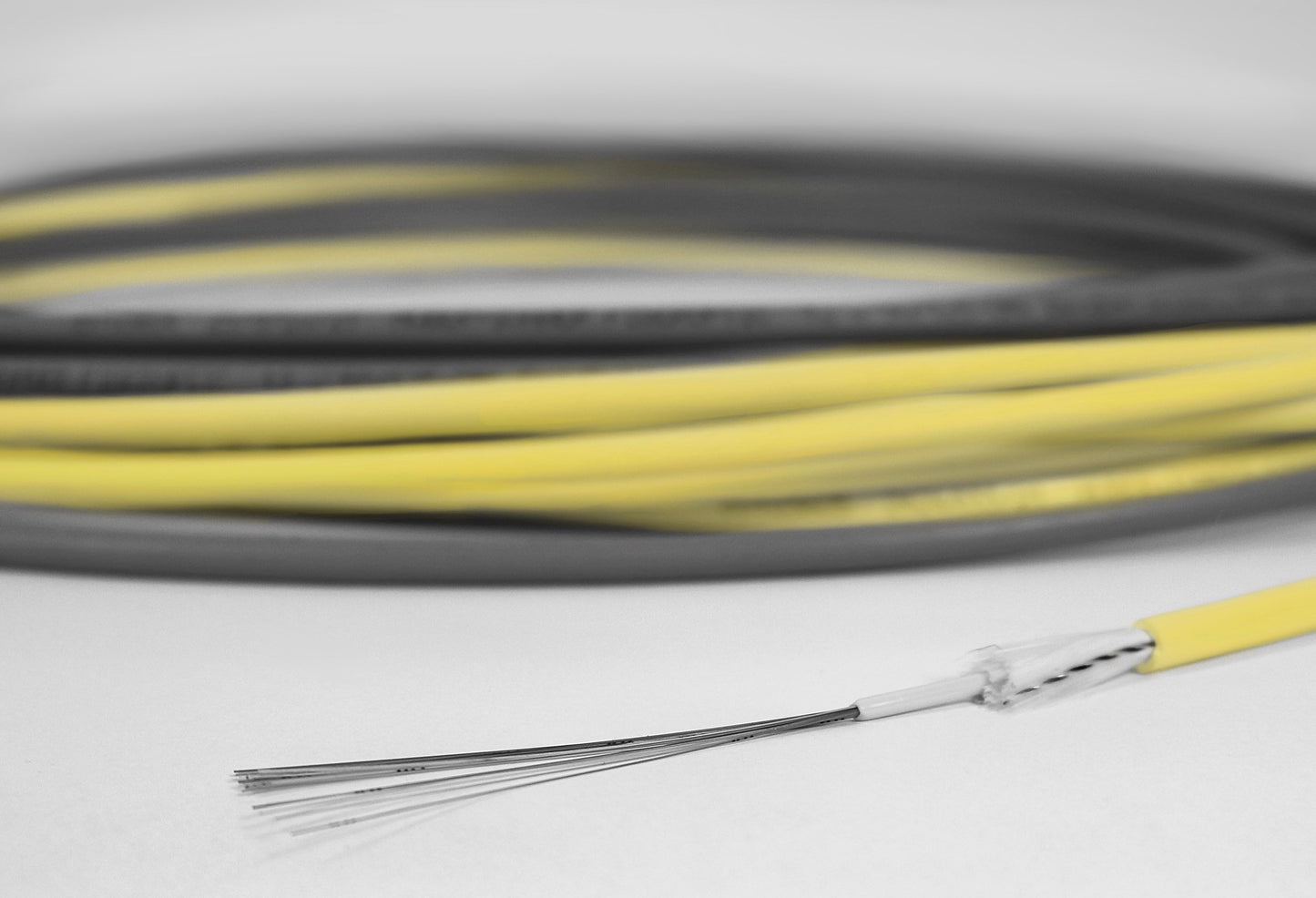 Universal Bündeladerkabel, 9/125µm, Cca, gelb
