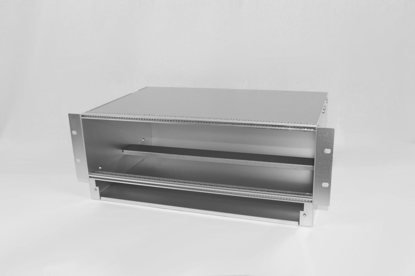 4HE / 19'' Baugruppenträger, Aluminium, mit Überlängenschublade