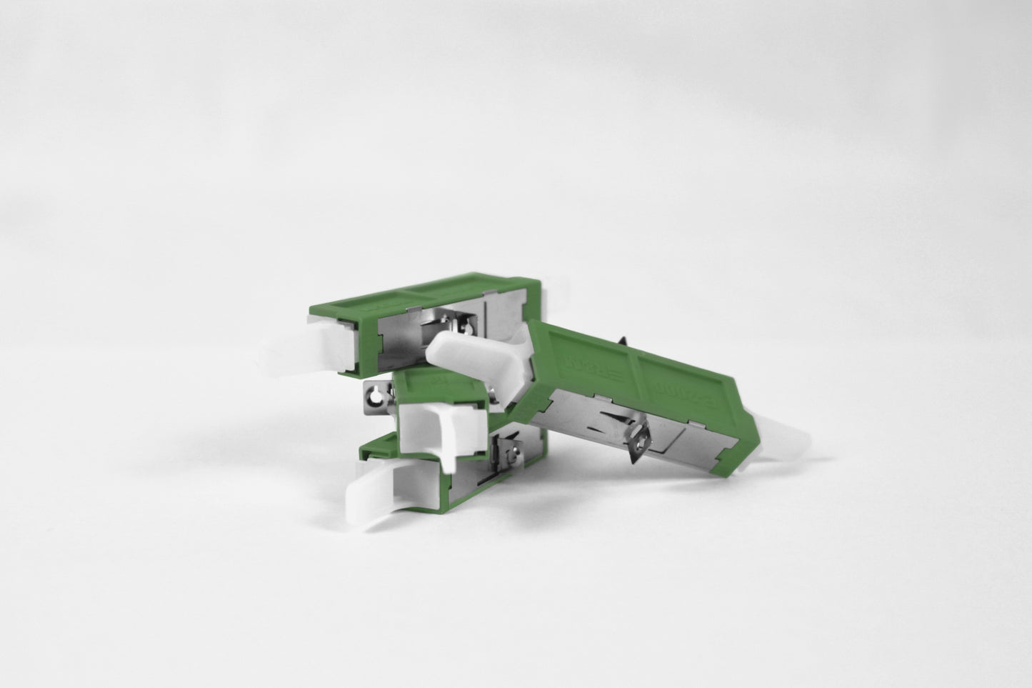 Kupplung E2000APC, simplex, grün, mit Flansch